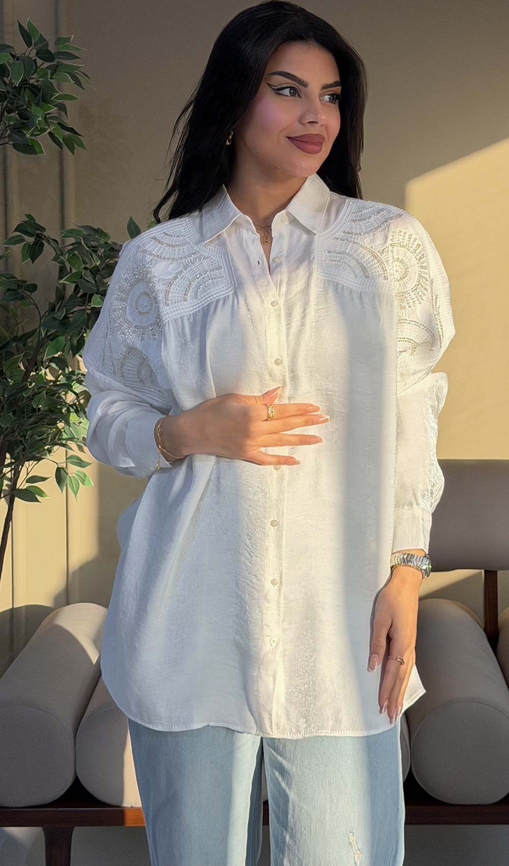 قميص دانتيل كريستال راديانت