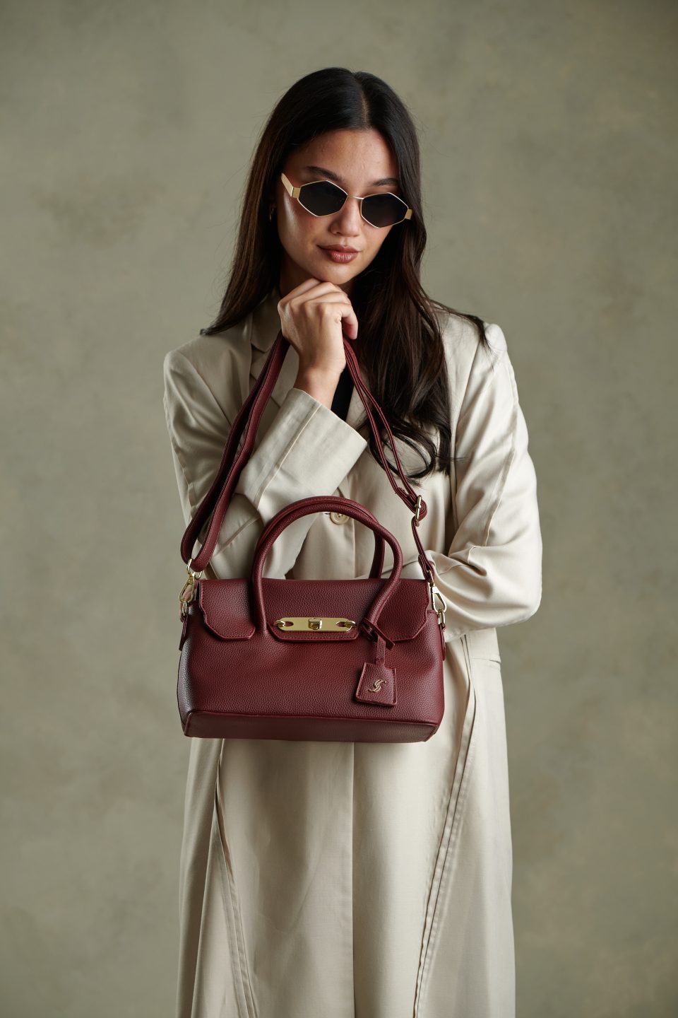 L186 – Signature Luxe Handbag